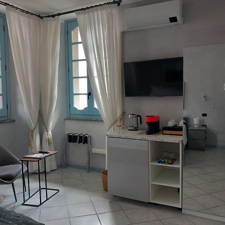 Palazzo Del Vicere Aparthotel Lezzeno Bagian luar foto