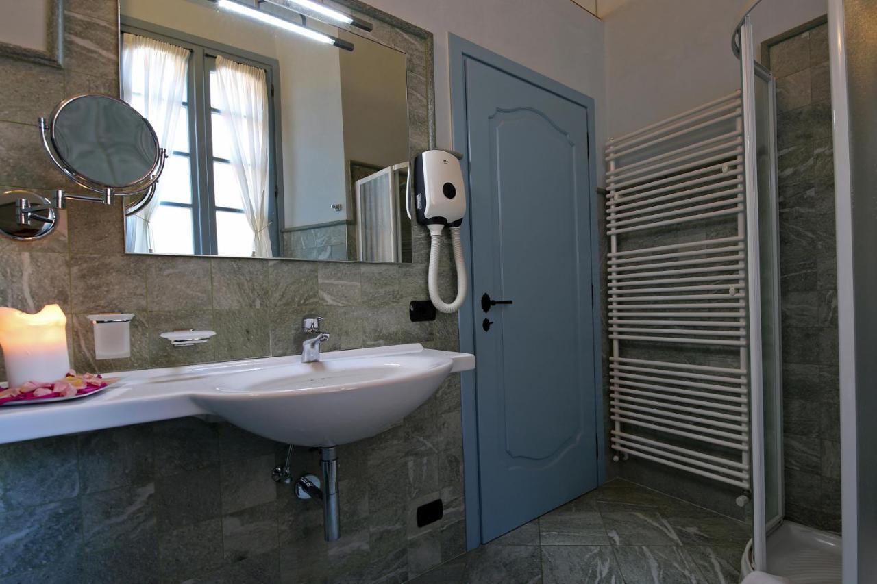 Palazzo Del Vicere Aparthotel Lezzeno Bagian luar foto