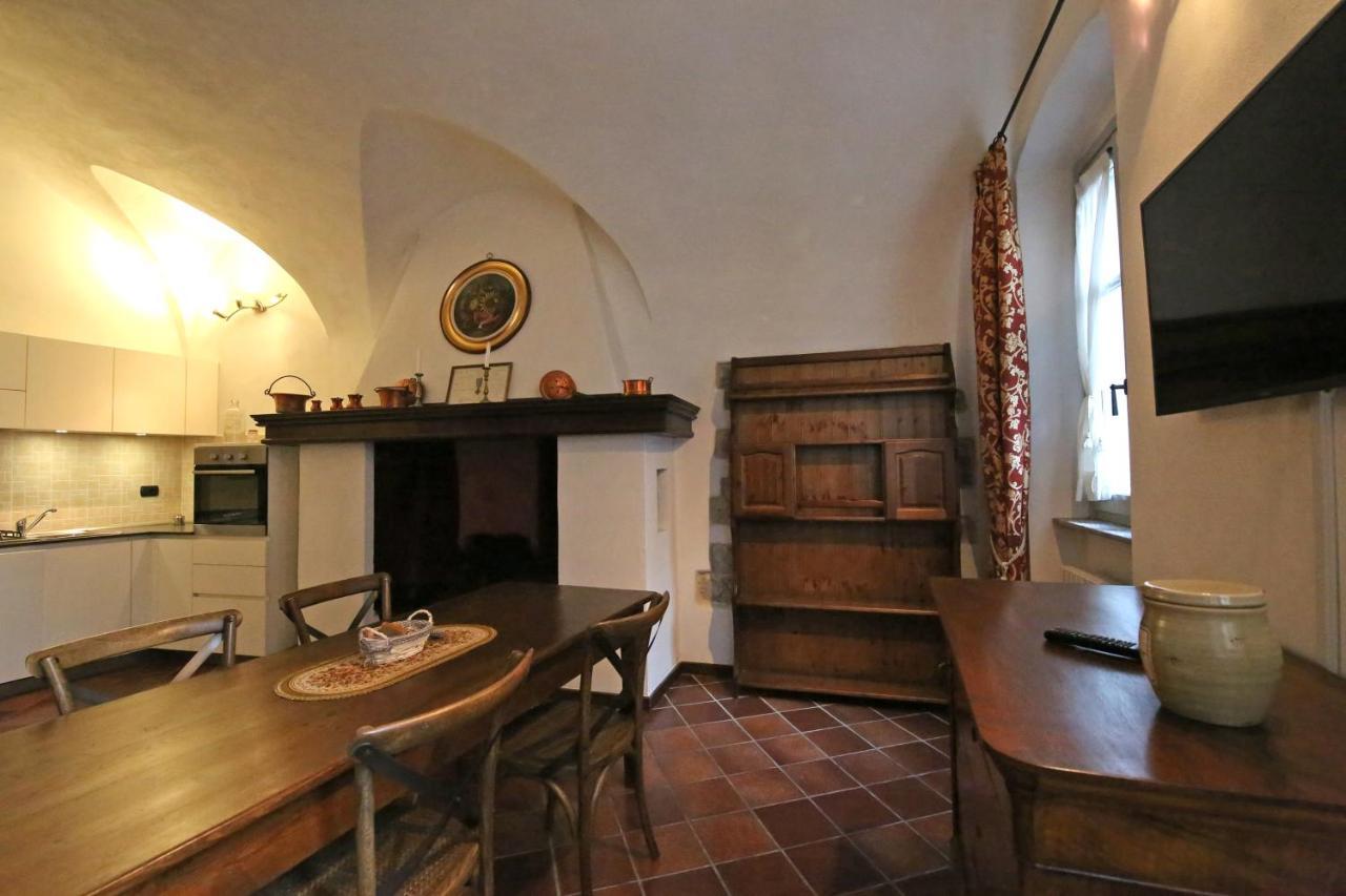 Palazzo Del Vicere Aparthotel Lezzeno Bagian luar foto