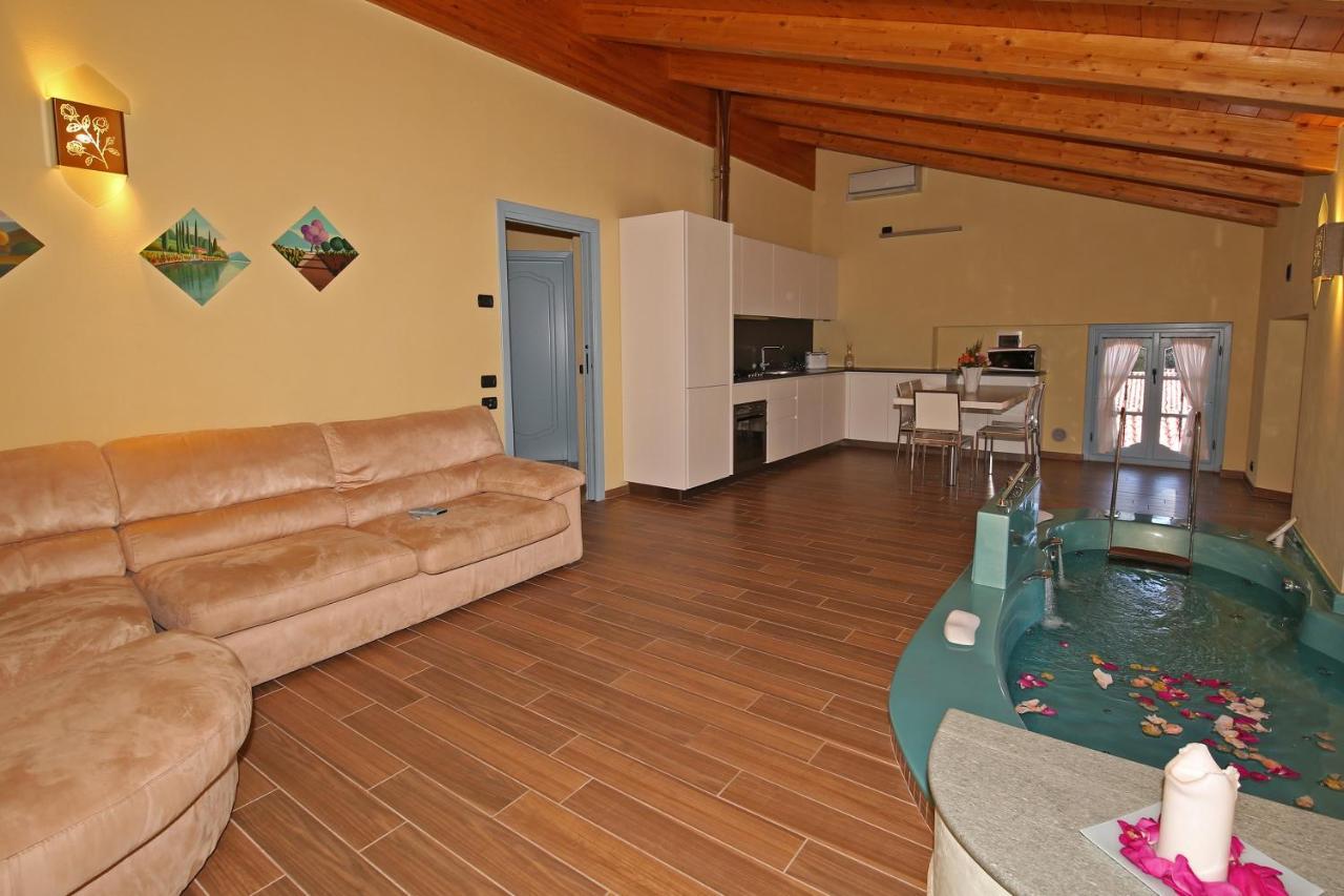 Palazzo Del Vicere Aparthotel Lezzeno Bagian luar foto