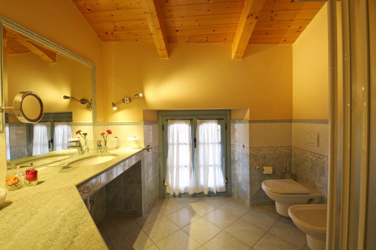 Palazzo Del Vicere Aparthotel Lezzeno Bagian luar foto