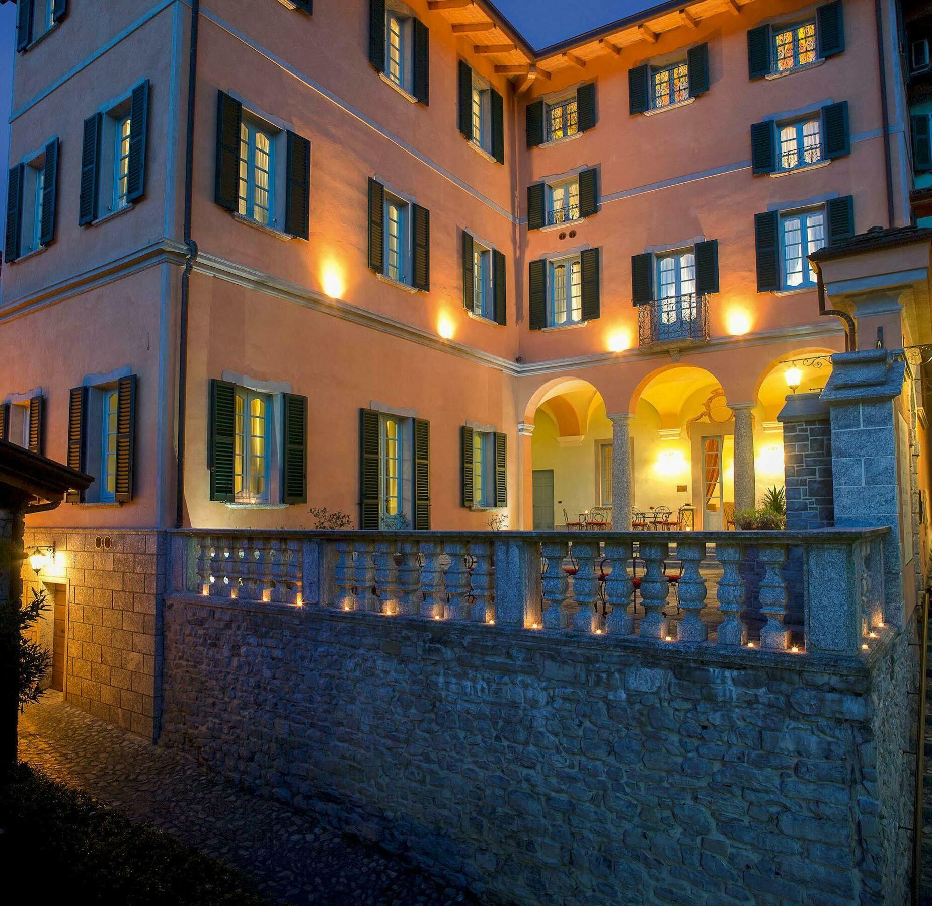 Palazzo Del Vicere Aparthotel Lezzeno Bagian luar foto