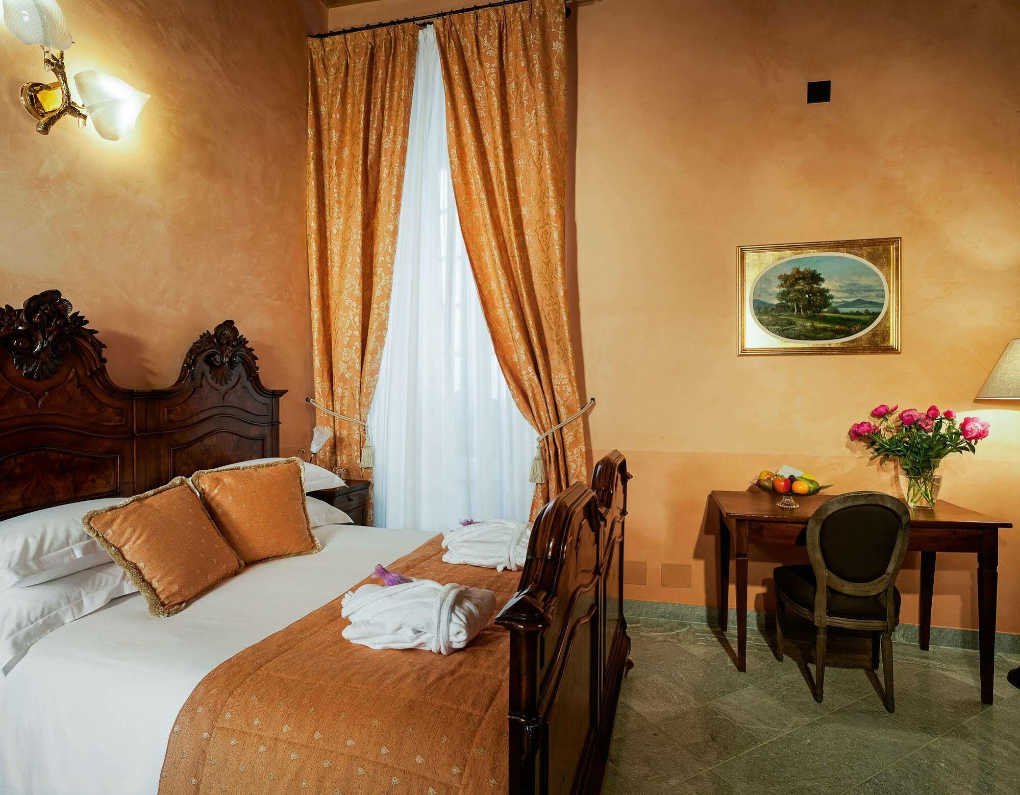 Palazzo Del Vicere Aparthotel Lezzeno Bagian luar foto