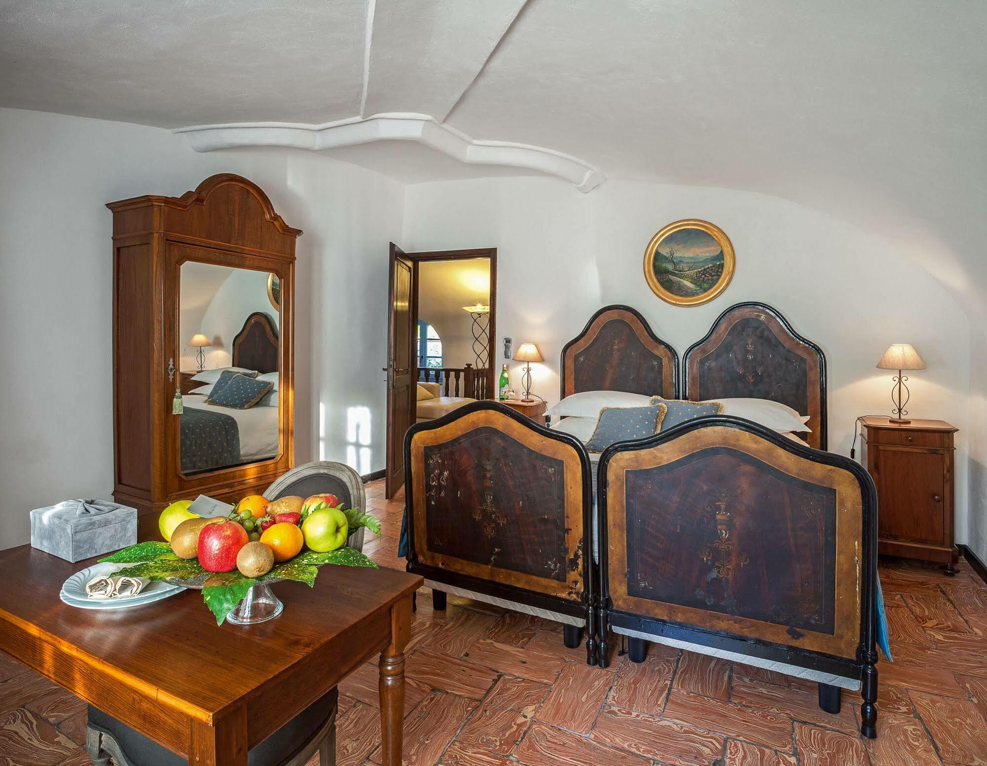 Palazzo Del Vicere Aparthotel Lezzeno Bagian luar foto
