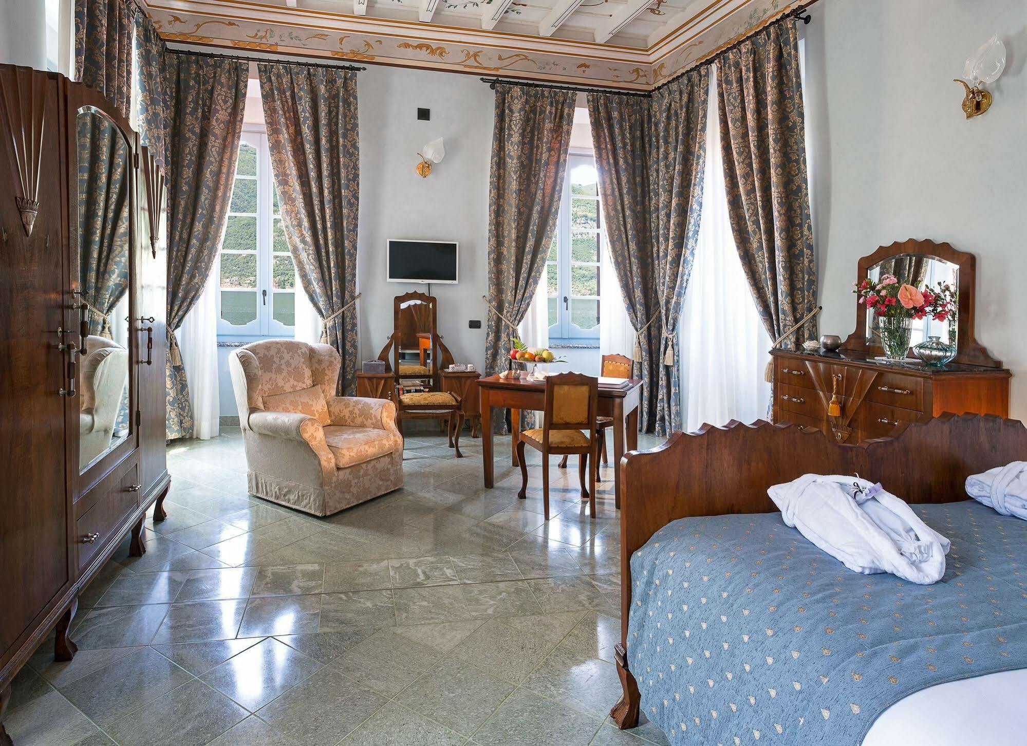 Palazzo Del Vicere Aparthotel Lezzeno Bagian luar foto