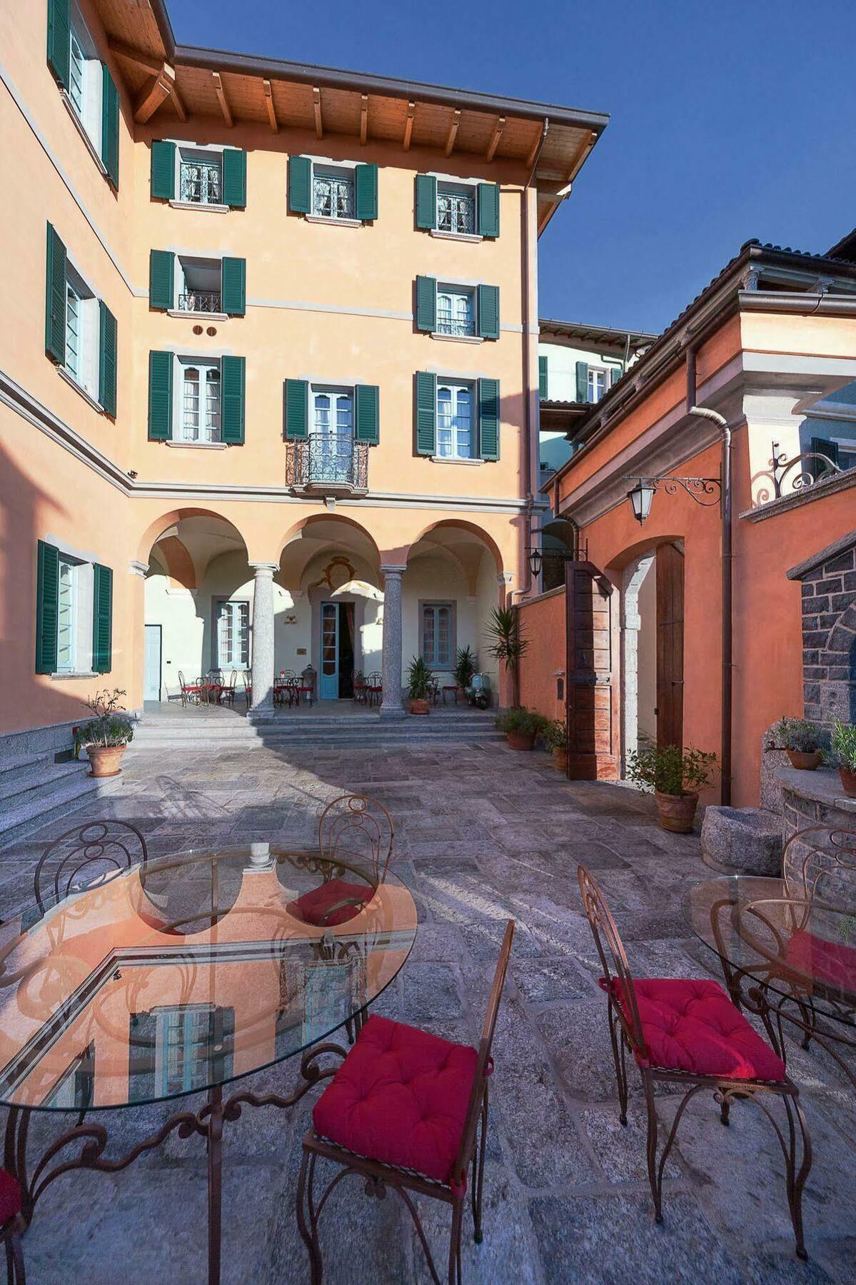 Palazzo Del Vicere Aparthotel Lezzeno Bagian luar foto